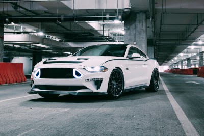 Ford-Mustang-RTR-2018-front-road.jpg